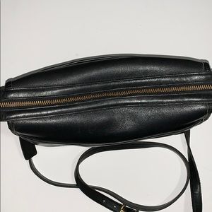 Vintage black leather COACH purse 👜